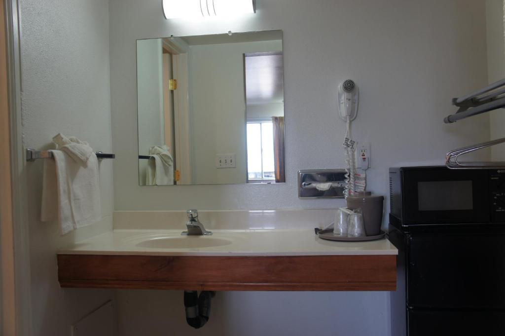 Best Interstate Inn Wheat Ridge Room photo