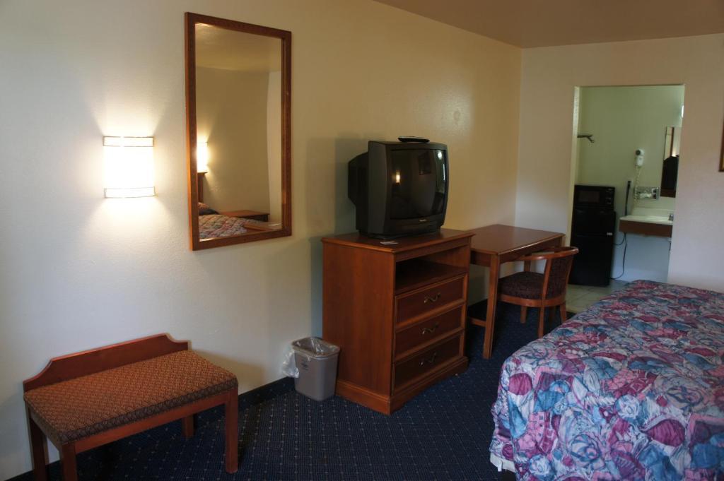 Best Interstate Inn Wheat Ridge Room photo