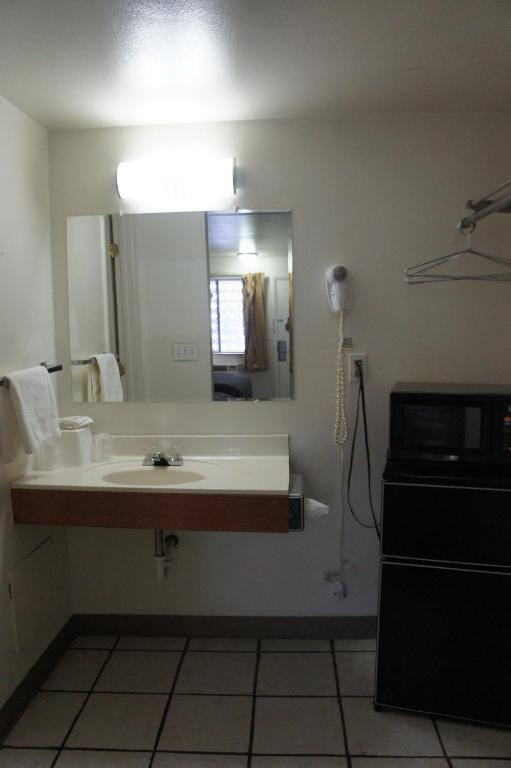 Best Interstate Inn Wheat Ridge Room photo